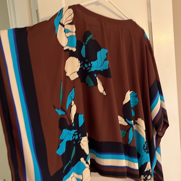 Chico’s like new poncho cape style top. Perfect for fall! L/XL - Picture 3 of 5